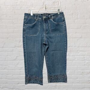 Gloria Vanderbilt Women's Floral‎ Embroidered Capri Jeans Knee Length Size 10